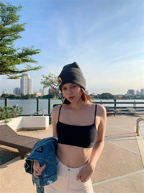 Rebecca Armstrong – Người đẹp